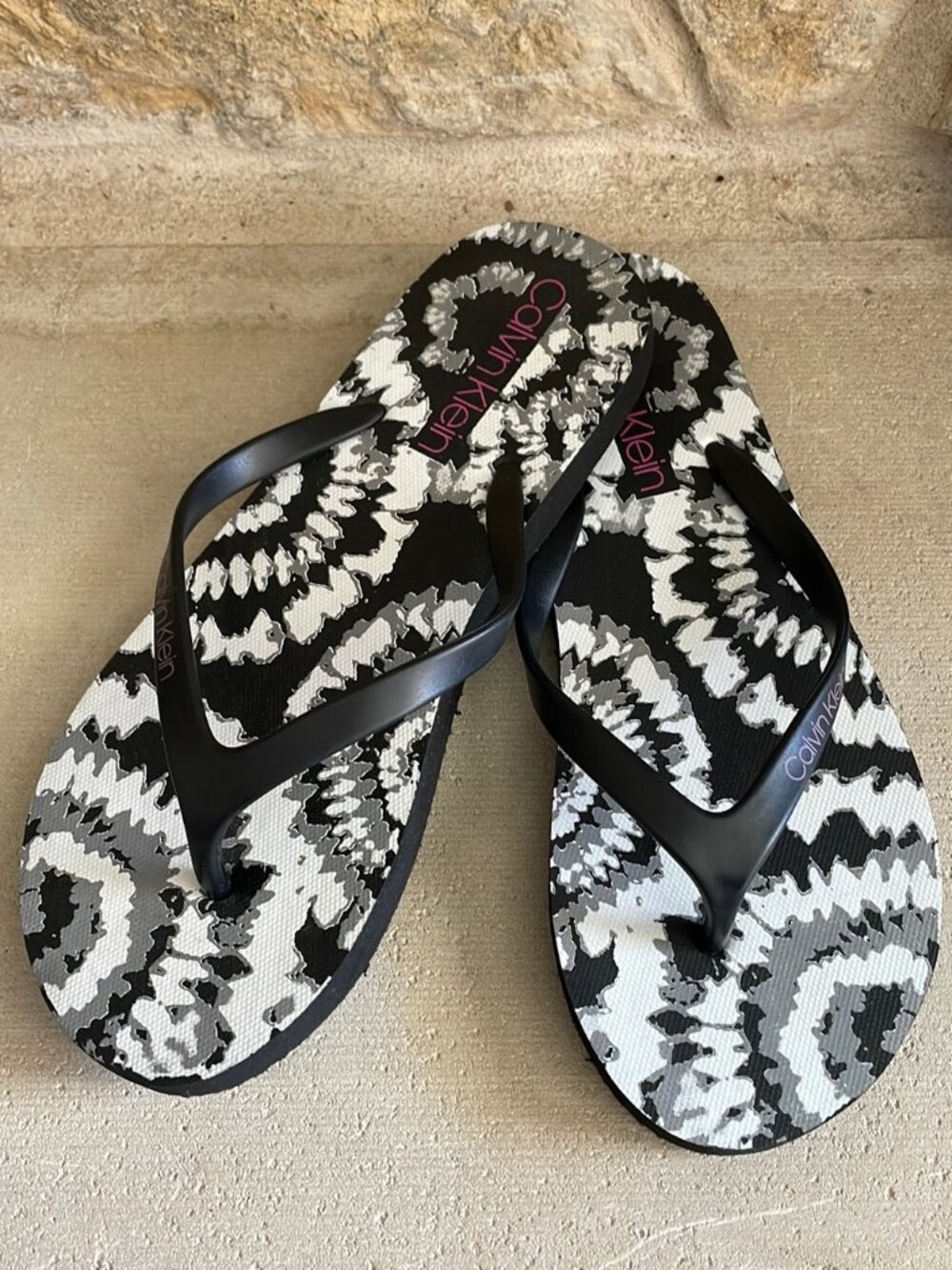 Calvin Klein flip flops sandals Tie Dye Black White Gray Women's Size 6